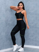 Dames Swart Fiksheidsset met Gestreepte Detail in Verskeie Kleure. Swart Sportklere-stel.