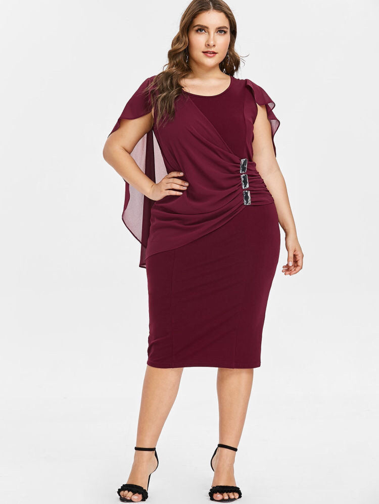 Vestido feminino plus size justo com decote redondo e manga curta em chiffon xale